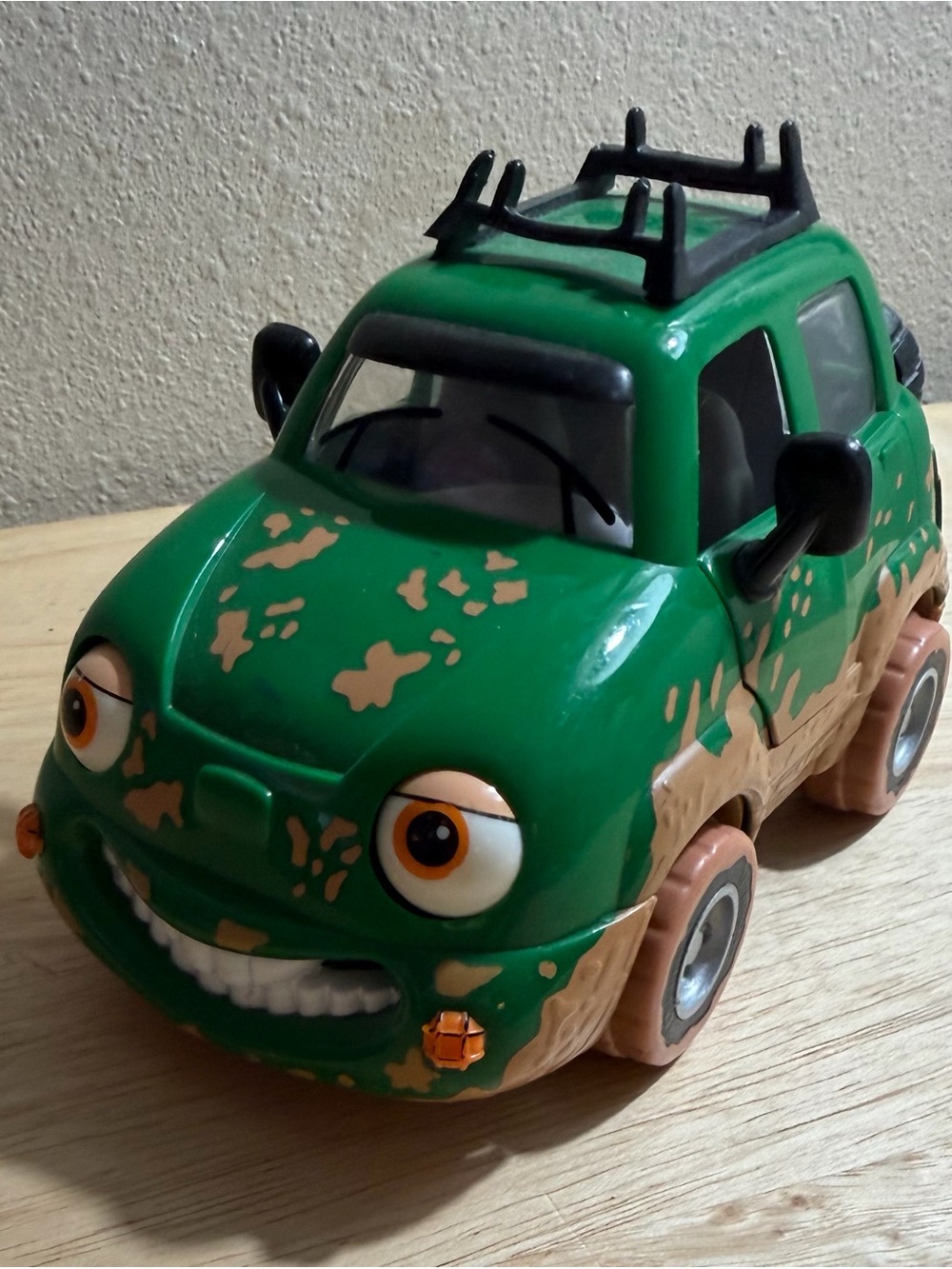 Chevron Cars #4: Freddy 4-Wheeler. Muddy Off-Road SUV 1996. (Car only, no bikes)